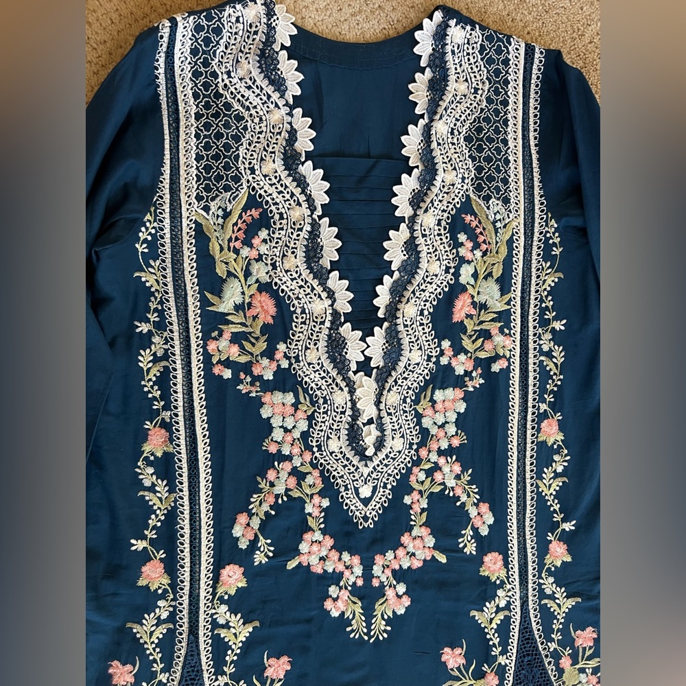 Embroidered Teal Blue Dress with Dupatta brand Saira Shakira India Pakistani - Picture 7 of 17